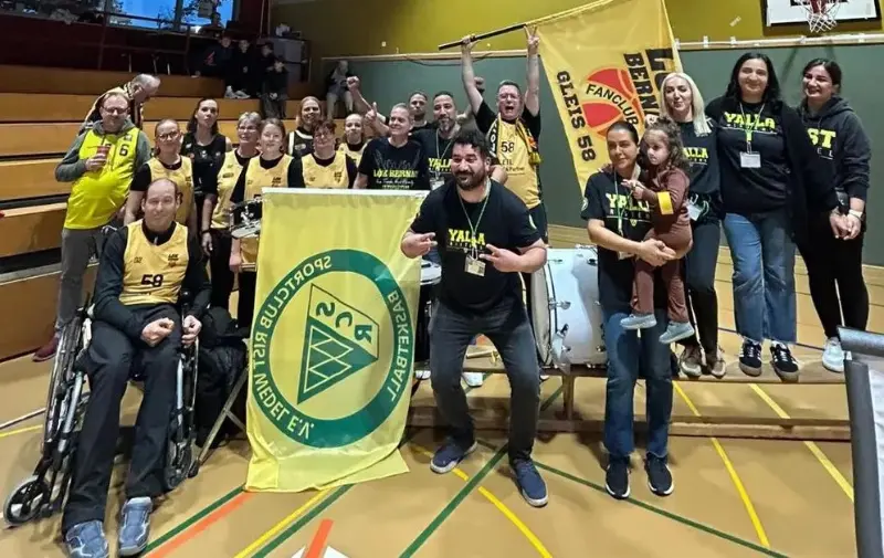 Der offizielle Fanclub des SSV LOK Bernau - Gleis 58 trifft auf den Fanclub vom SC Rist Wedel, die Yalla-Risters
